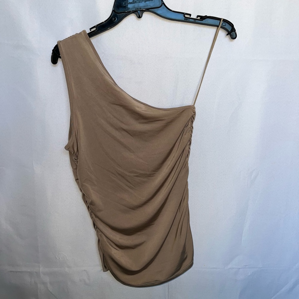 Express Ruched One Shoulder Top - Picture 2 of 5